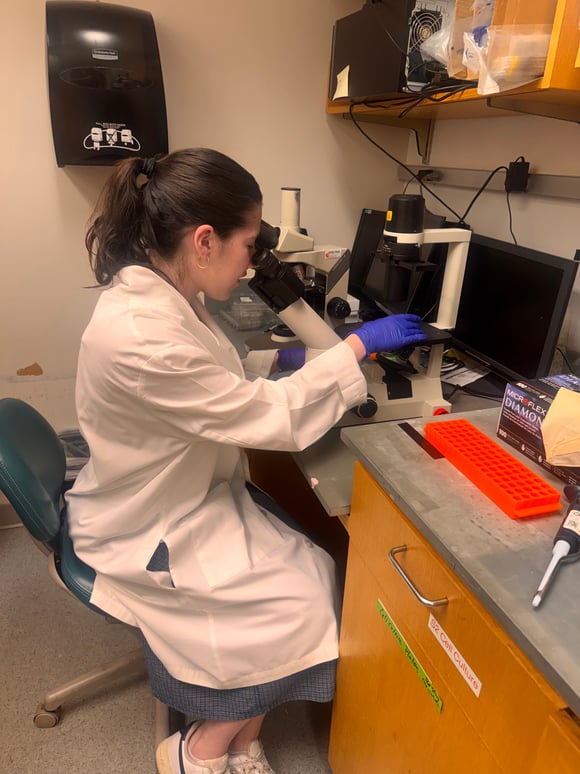 Lauren Rosenberg 22 at Duke lab